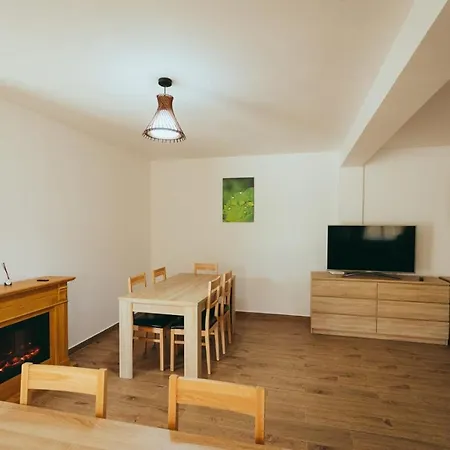 Guest house Pensiunea Bianca